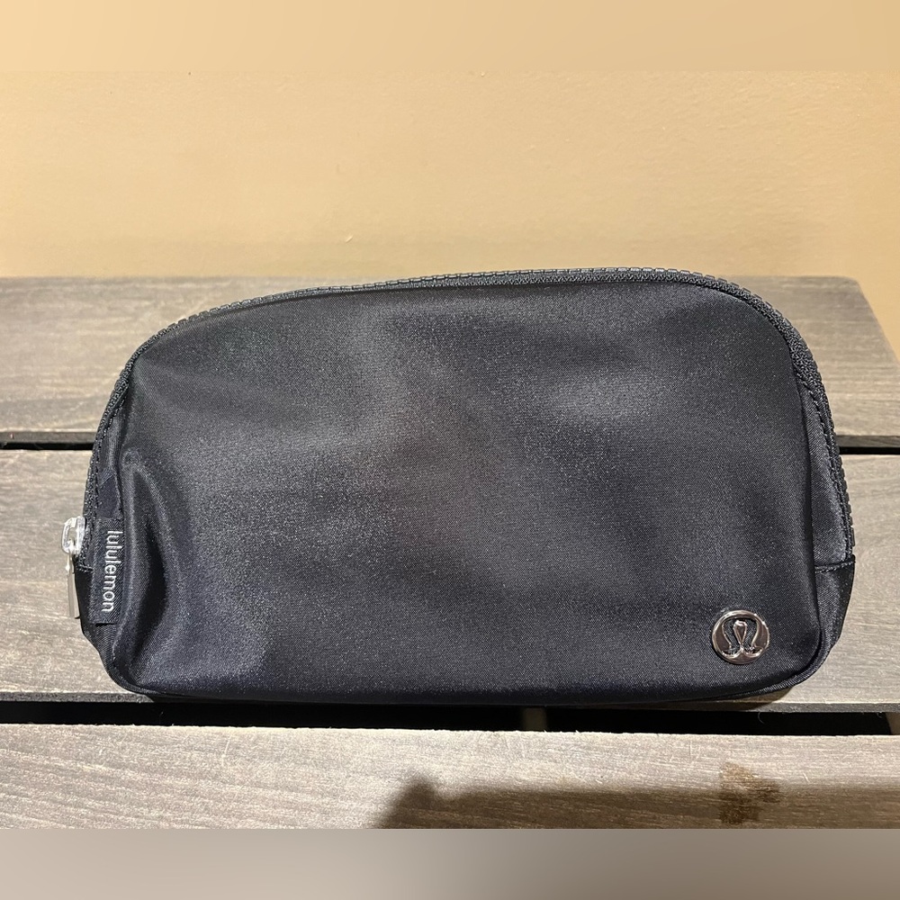 lululemon athletica Everywhere Belt Bag Mini -Black